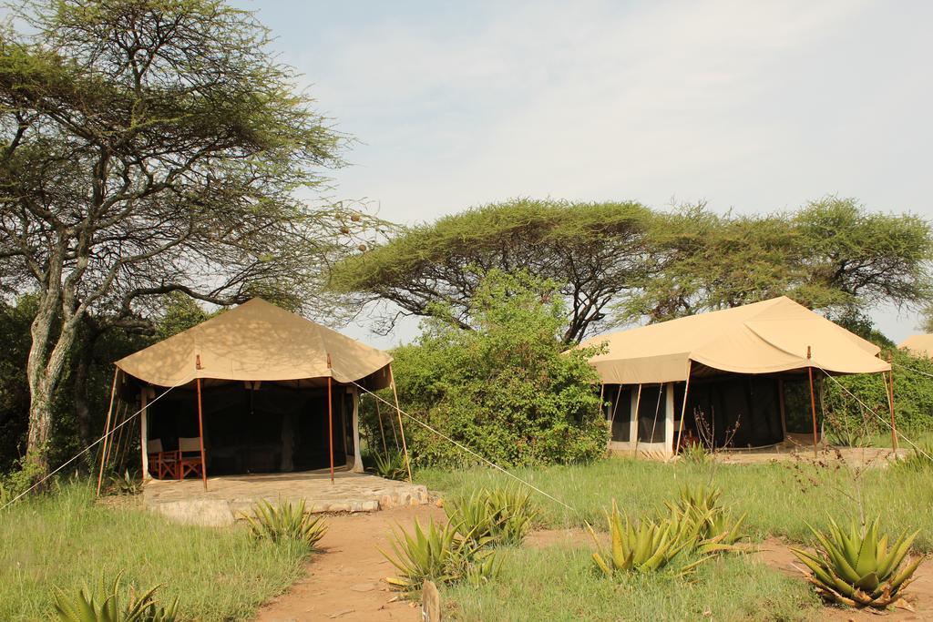 Mapito Tented Camp Серенгети Екстериор снимка